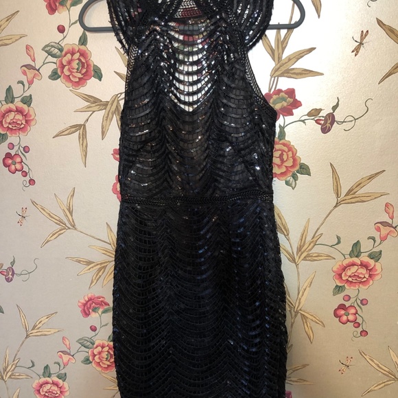Minuet scalloped sequin dress-GORGEOUS! - Picture 2 of 8